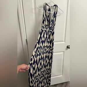 Cross back flowy summer pattern dress. Blue & off white.